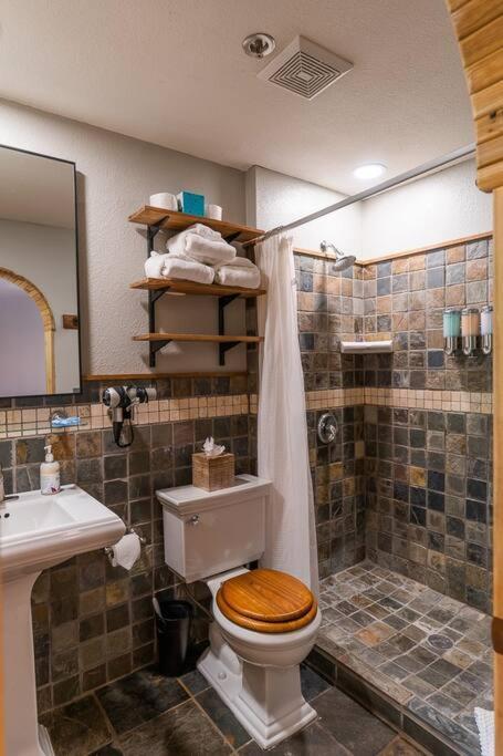 The Black Diamond Lodge *Sleeps 46* Hot Tubs + Ski Shuttle + Mountain Views Durango Exteriör bild