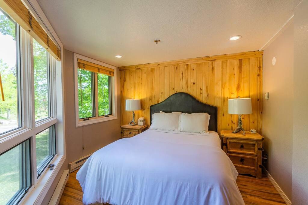The Black Diamond Lodge *Sleeps 46* Hot Tubs + Ski Shuttle + Mountain Views Durango Exteriör bild