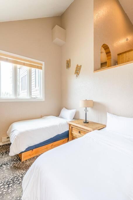 The Black Diamond Lodge *Sleeps 46* Hot Tubs + Ski Shuttle + Mountain Views Durango Exteriör bild