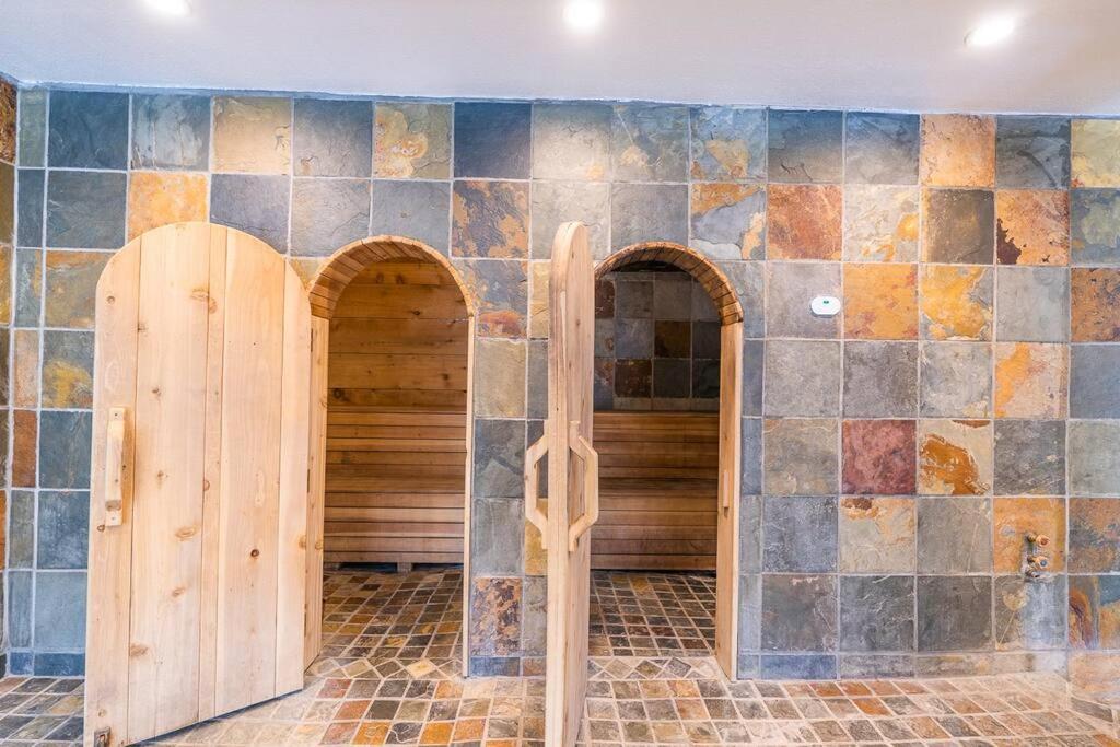 The Black Diamond Lodge *Sleeps 46* Hot Tubs + Ski Shuttle + Mountain Views Durango Exteriör bild