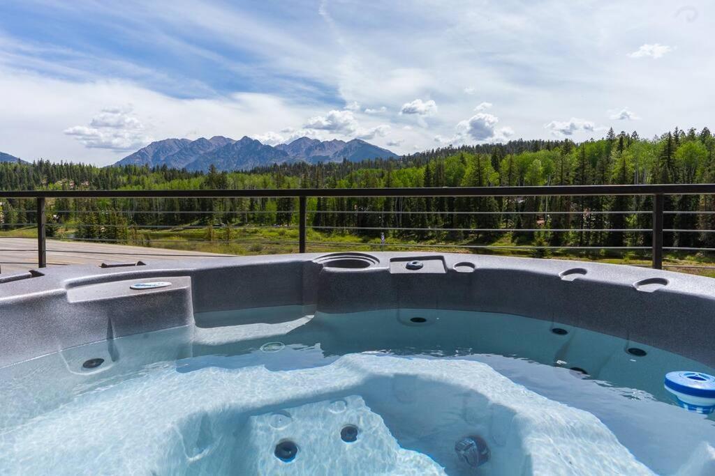 The Black Diamond Lodge *Sleeps 46* Hot Tubs + Ski Shuttle + Mountain Views Durango Exteriör bild